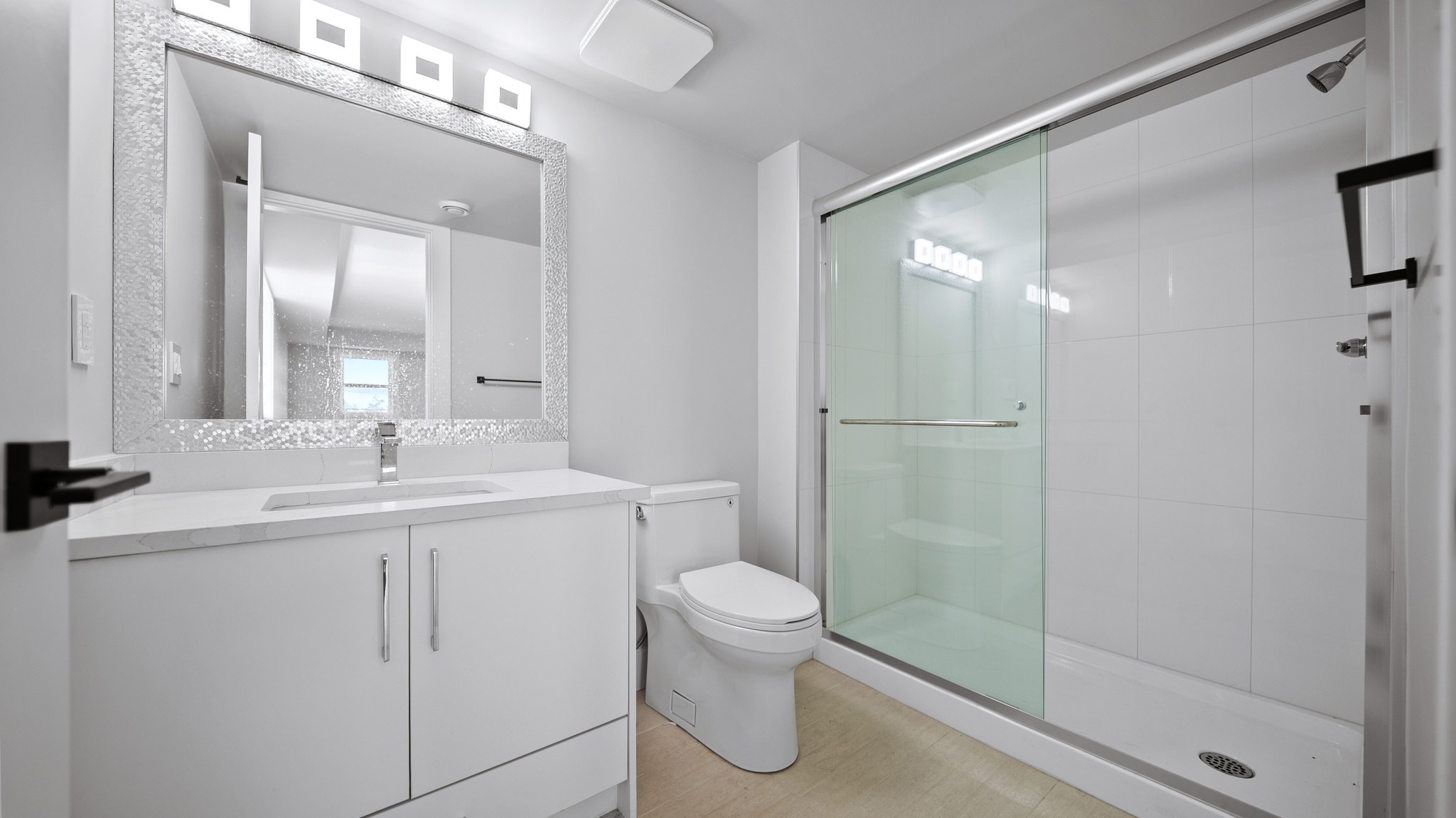 2210Archer_Gate(interior)-1.jpg